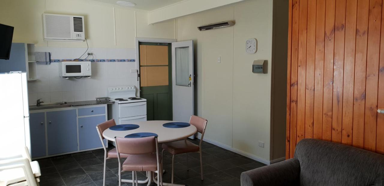Modra'S Apartments Tumby Bay Exterior photo