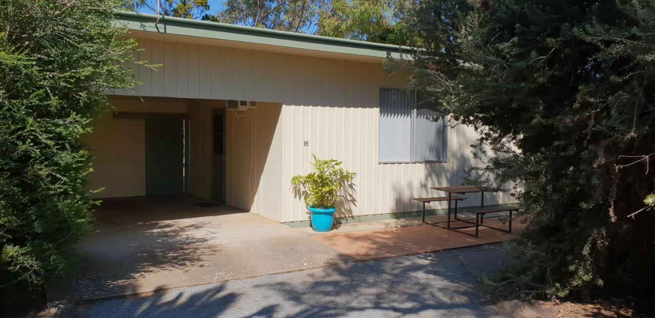 Modra'S Apartments Tumby Bay Exterior photo