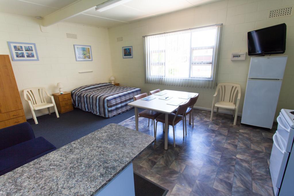 Modra'S Apartments Tumby Bay Exterior photo