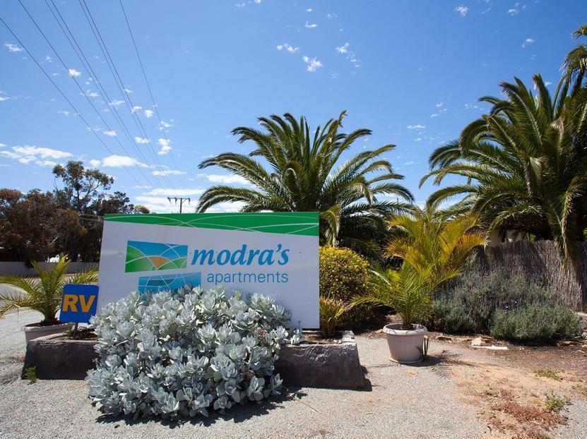 Modra'S Apartments Tumby Bay Exterior photo
