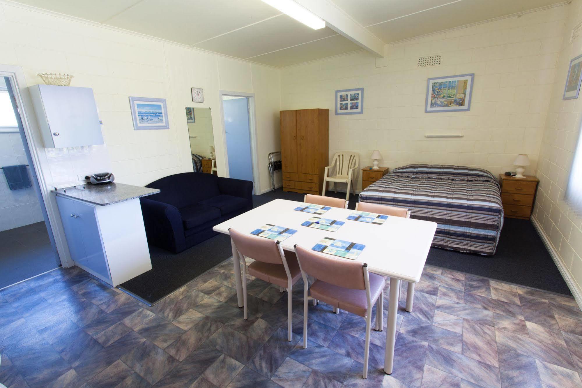 Modra'S Apartments Tumby Bay Exterior photo