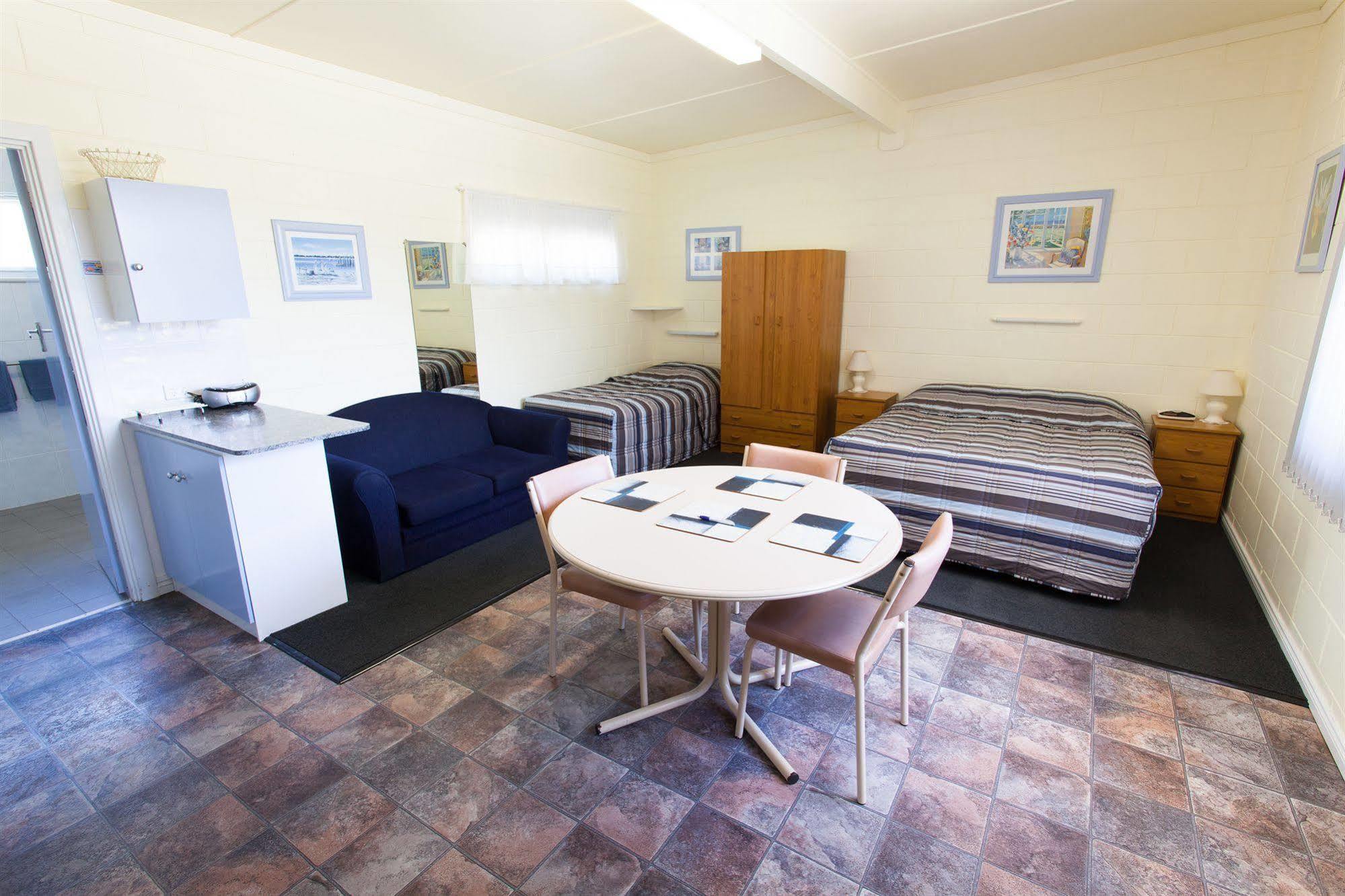 Modra'S Apartments Tumby Bay Exterior photo