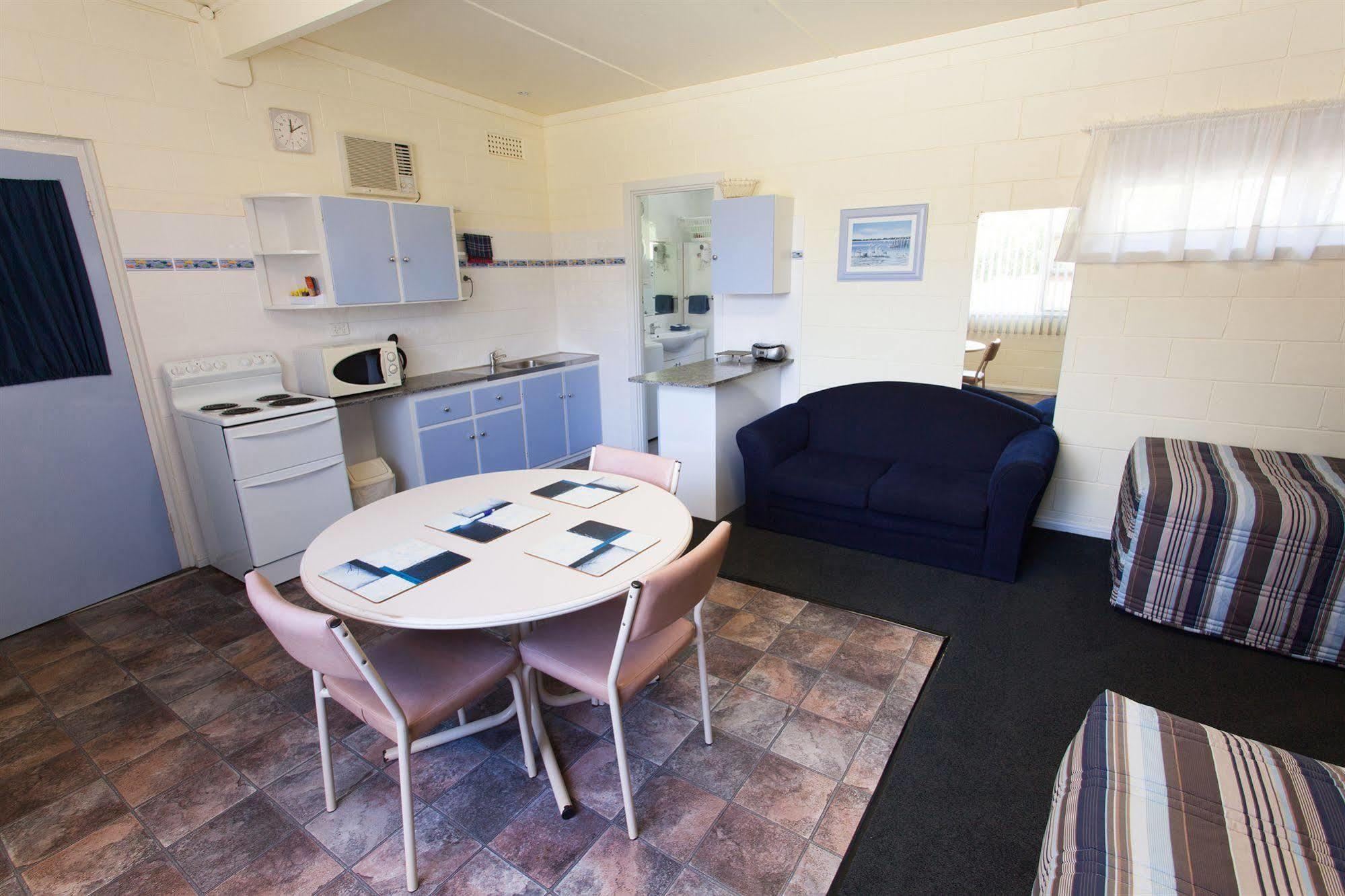 Modra'S Apartments Tumby Bay Exterior photo
